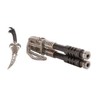 THE CHRONICLES OF RIDDICK (2004) - Lot #986 : Riddick‘s (Vin Diesel) Necromonger Knife and Mercenary Double Barrel Shotgun