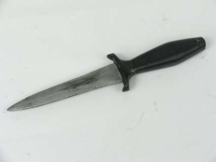 Lot 129 - Entrapment (Virginia Baker) Catherine Zeta-Jones Prop knife