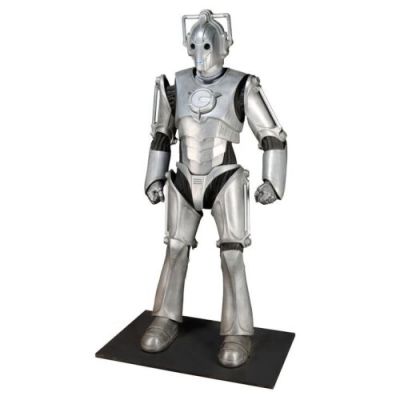 DOCTOR WHO (TV SERIES, 2005-2022) - Lot #3 : Light-Up Exhibition Cyberman