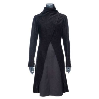 Blade Runner 2049 (2017) | Lot 107 : Lt. Joshi’s Stunt Black Coat Costume | Propstore