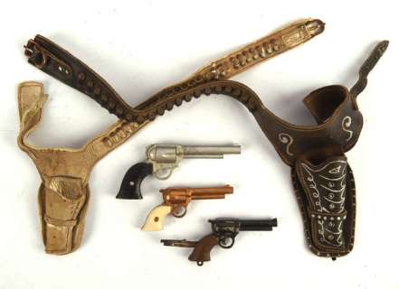 Gerry Anderson: Joe 90, episode Lone-Handed 90 (1969) Three miniature revolver handguns contained… | Ewbank’s