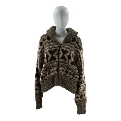 Lot 91: Oh What Fun Taylor Clauster Screen Worn Sweater Ch 8 Sc 160-161 | VIP Fan Auctions