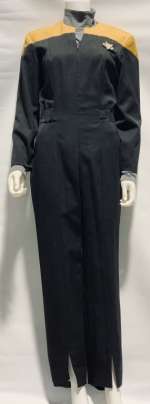 Star Trek: Voyager (1995–2001) - Crewman Foster (Damaris Cordilia) Starfleet Gold Uniform And Badge | Hanlin Auction Service