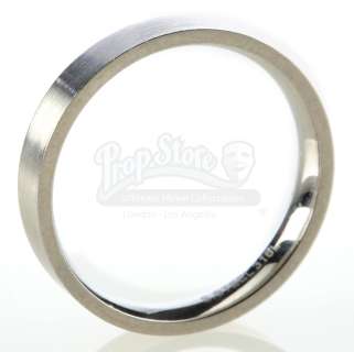 STAR TREK INTO DARKNESS (2013) - Lot 128 - Admiral Christopher Pike‘s Wedding Ring