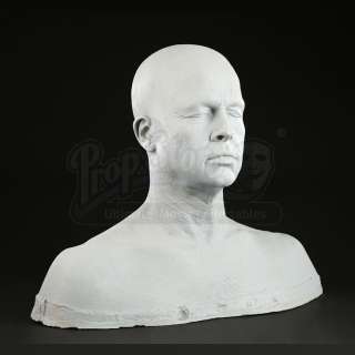 THE CURIOUS CASE OF BENJAMIN BUTTON (2008) - Lot 129 - Benjamin Button (Brad Pitt) Old-Age Make-up Reference Bust
