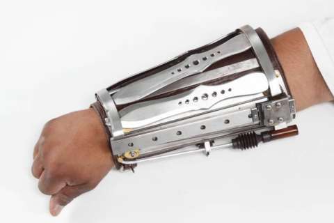 THE CAPE CAIN THROWING KNIFE VAMBRACE | Julien’s