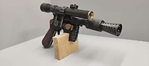 Star Wars Episode Iv: a New Hope | Star Wars Episode IV: A New Hope - - Movie prop DL-44 blaster Han Solo | Catawiki