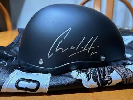 Sons of Anarchy - WSB Jax helmet, Personally signed by Charlie Hunnam (Jax Teller), with COA | Catawiki