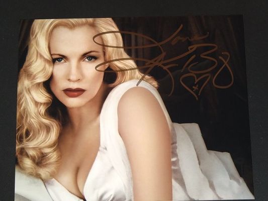 L.A. Confidential - Signed by Kim Basinger, with Letter of Authenticity - Photo, Autograph | Catawiki
