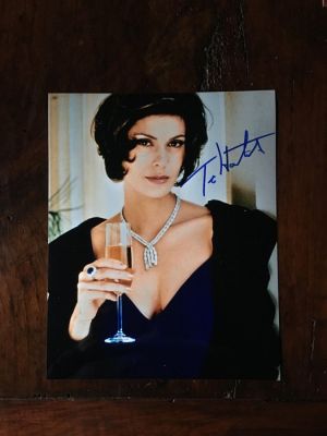TERI HATCHER - SIGNED AUTOGRAPH PARIS CARVER T.N.D. | Catawiki
