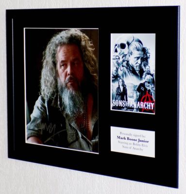 Sons of Anarchy - Mark Boone Junior (Robert ’Bobby’ Munson) Framed, signed + COA | Catawiki