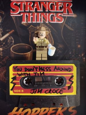 Stranger Things - Jim Hopper — Lego Vintage Tape - You don’t mess around with Jim - Shadow Box | Catawiki
