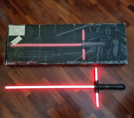 Star Wars - Hasbro - - Movie prop Kylo Ren Black Series Lightsaber’s | Catawiki