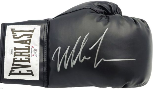 The Hangover - Mike Tyson - Signed Glove - With COA | Catawiki