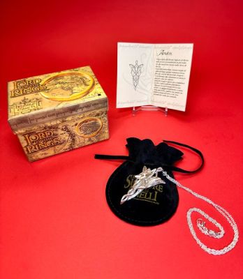 Lord of the Rings : "Evenstar" – Arwen Undómiel’s (Liv Tyler) Necklace. Collector’s Edition - The Only Official 1:1 Replica with Genuine Swarovski Crystals–Out of Production. - Manufactured under Official License of "New Line Cinema". With COA.&hellip; | Catawiki