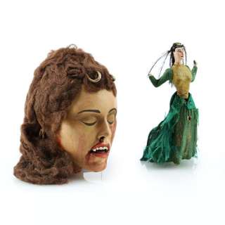 BRAM STOKER‘S DRACULA (1992) - Lot 121 - Elisabeta (Winona Ryder) Miniature Puppet and Dracula‘s Bride (Florina Kendrick) Decapitated Head