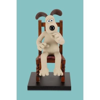 Wallace & Gromit: Vengeance Most Fowl (2024) | Lot  223. Seated Gromit Stop-Motion Puppet | Propstore