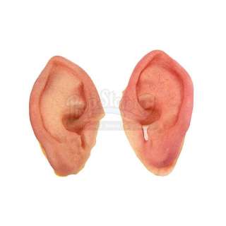 THE LORD OF THE RINGS (2001-2003) - Lot 301 - Frodo‘s (Elijah Wood) Hobbit Ears