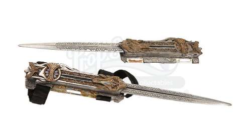 ASSASSIN‘S CREED (2016) - Lot 57 - Aguilar‘s (Michael Fassbender) Wristblades