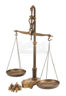 THE GOONIES (1985) - Lot 316 - One-Eyed Willy‘s Booby Trap Treasure Scales