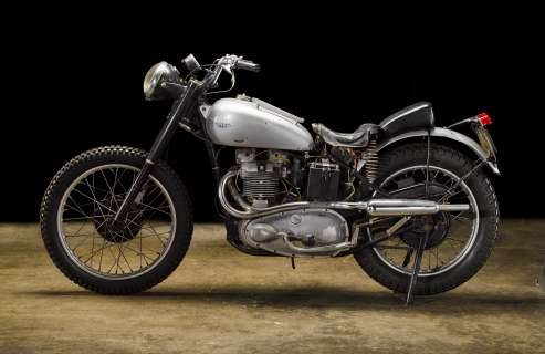 Lot 29 - ARTHUR "FONZ" FONZARELLI‘S TRIUMPH MOTORBIKE FROM HAPPY DAYS 1949 TRIUMPH TROPHY 500 CUSTOMFRAME NO. TC11198T ENGINE NO. TR59106133