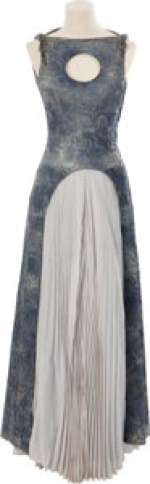 Daenerys Targaryen (Emilia Clarke) Meereen Dress from Game of Thrones (HBO® Original 2011-2019, Season 4). (Total: 2 Items)