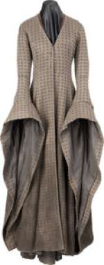 Sansa Stark (Sophie Turner) Dress from Game of Thrones (HBO® Original 2011-2019, Season 6).