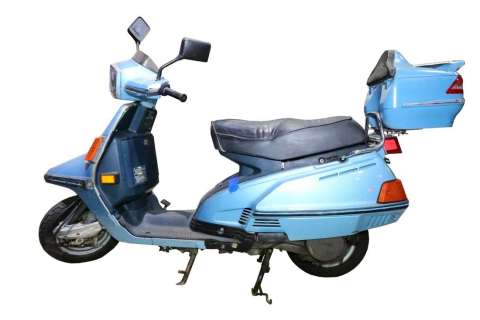 Larry Crowne 1981 Yamaha Scooter Used by Tom Hanks | GWS Auctions