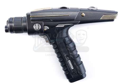 Star Trek: Discovery | Star Trek: Discovery/Star Trek: Short Treks - Hero Light-Up Starfleet Type II Hand Phaser | Propstore