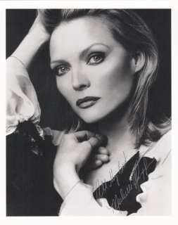 Michelle Pfeiffer | Michelle Pfeiffer - Original autograph, signed in person on photo | Catawiki