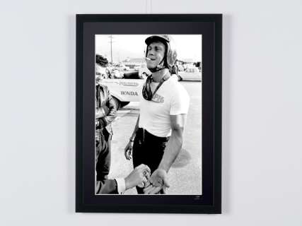 Steve McQueen 1963 | Steve McQueen 1963 - Fine Art Photography - Luxury Wooden Framed 70X50 cm - Limited Edition Nr 01 of 30 - Serial ID 30263 - - Original Certificate (COA), Hologram Logo Editor and QR Code | Catawiki