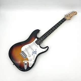 A Star Is Born (2018) | A Star is Born (2018) - Guitar - signed in person by Director/Actor Bradley Cooper, with ACOA (Check Online) - Harley Benton | Catawiki