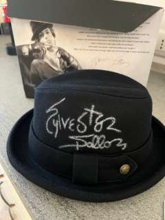 Rocky, Sylvester Stallone (Rocky Balboa) - Official Licensed Fedora Replica, signed with COA - No Reserve! | Catawiki