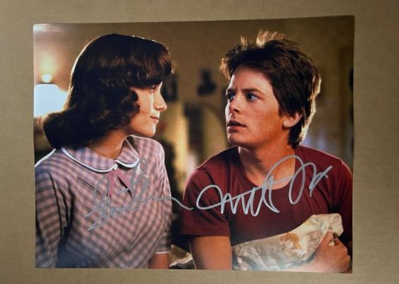 Back to the Future - Double signed by Michael J Fox & Lea Thompson - 11x14" - with JSA Certified CO | Catawiki
