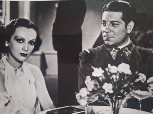 Archives Télé-Mag - Jean Gabin & Mireille Balin, ’Lady Killer (French: Gueule d’amour)’, 1937 | Catawiki