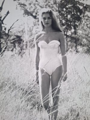 Philippe halsman - Brigitte Bardot, La Madrague, 1955 | Catawiki