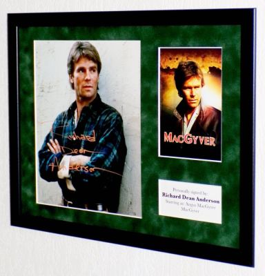 MacGyver - Richard Dean Anderson (MacGyver) Premium Framed, signed, COA & Photo signing session