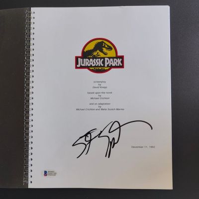Jurassic Park - Steven Spielberg – Signed Jurassic Park Full Script Reproduction – Beckett COA