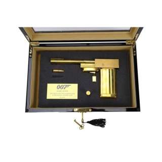 JAMES BOND: THE MAN WITH THE GOLDEN GUN (1974) - Lot 927 - Transition Model Scaramanga Golden Gun Replica