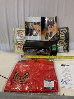 Burt Reynolds Signed "Bandit Jacket Replica" "Bandit" License Plate, "1977 Pontiac Trans Am" Die Cas | misc / divers