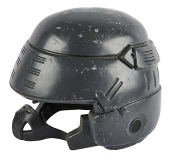 Lot 999 - STARSHIP TROOPERS: DINA MEYER "DIZZY FLORES" INFANTRY HELMET (WITH DVD)