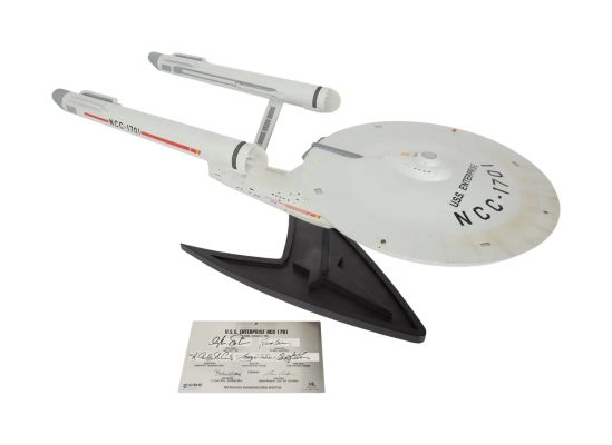 Star Trek: the Original Series | Lot #113 - Master Replicas NCC-1701 Model | Julien’s