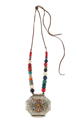 Necklace from "Lost Horizon" by Joseff - Lot ##266 - Watch
