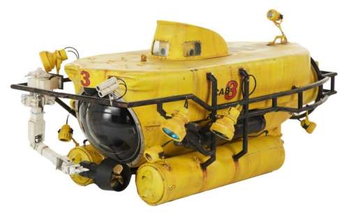 The Abyss | Cab 3 Submarine Filming Miniature And Components (With DVD) | Julien’s