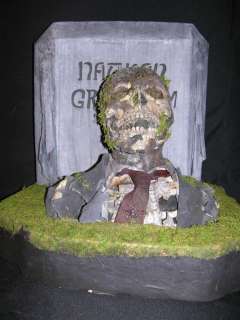 Lot 77 - Creepshow ‘Dead Nate‘ Skullface & Tombstone Casting