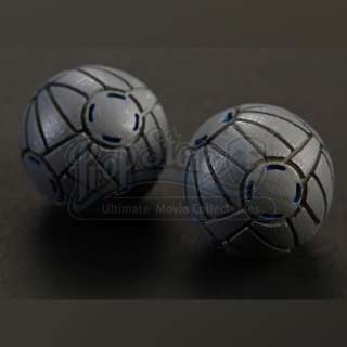 ENDER‘S GAME - Lot 360 - Petra Arkanian‘s (Hailee Steinfeld) Target Ball Pair 04
