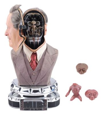 Men in Black (1997) | Lot 943 : Life-Size Light-Up Elite Creature Collectibles Artist Proof Gentle Rosenberg Bust Replica | Propstore