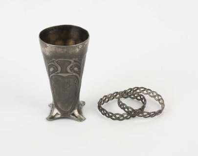 The Lord of the Rings - Rinvedell vase and two parchment scroll rings from Elrond’s library. | Ewbank’s