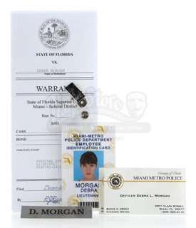 DEXTER (2006-2013) - Lot 389 - Debra Morgan‘s (Jennifer Carpenter) Police Items