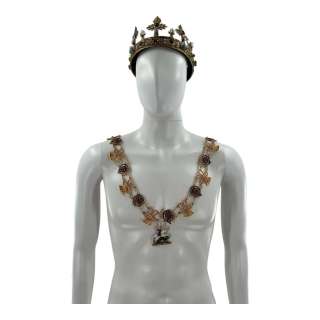 My Lady Jane King Edward Screen Worn Crown, Order Of The Garter & Medallion Ch 5 Sc 146-147pt2 Ep 101 | VIP Fan Auctions